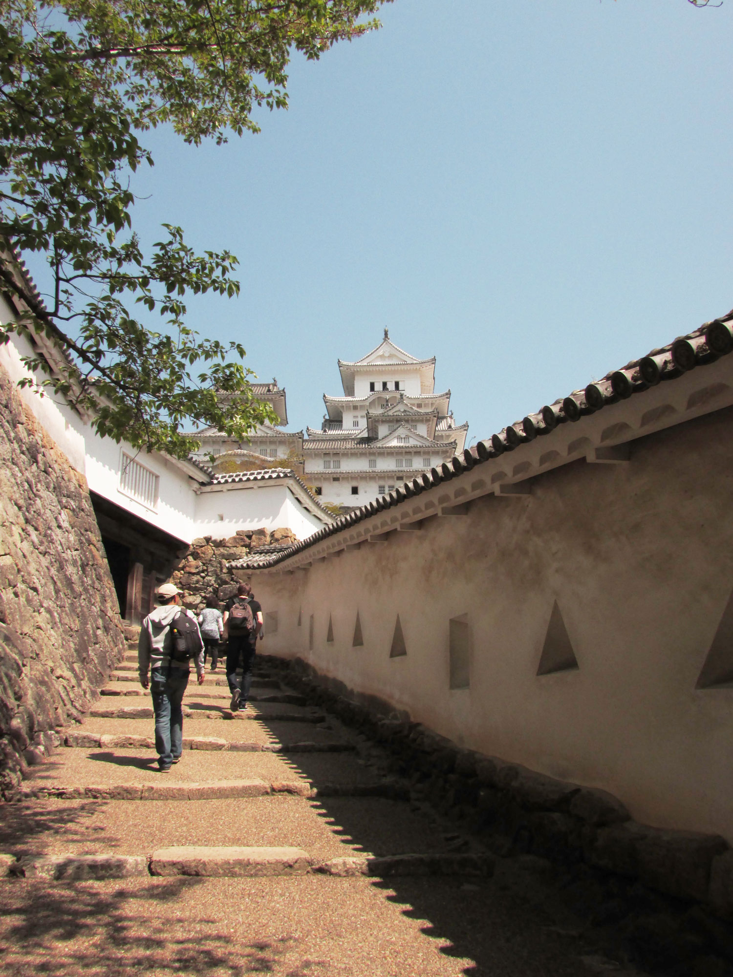 The walk up to Himeji castle from the grounds - How to visit Himeji Castle in a day