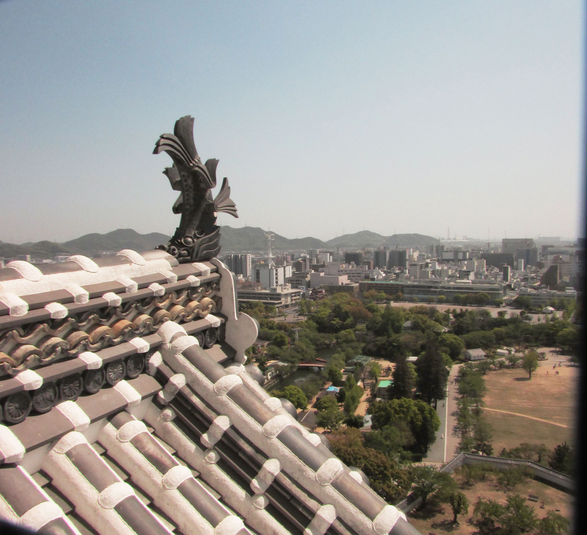 View of Himeji prefecture from the top of the castle - How to visit Himeji Castle