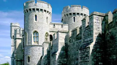 Outside of Windsor Castle Walls | How to Visit Windsor Castle