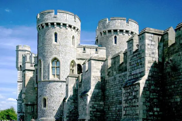 Windsor Castle Visitor Guide: Hours, Itinerary, and Train Route