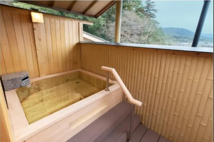 Private hot tub onsen in Hanaikada Ryokan